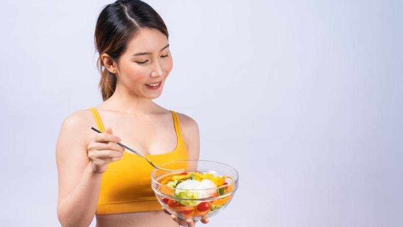 Chế độ dinh dưỡng cho người tập yoga tại nhà