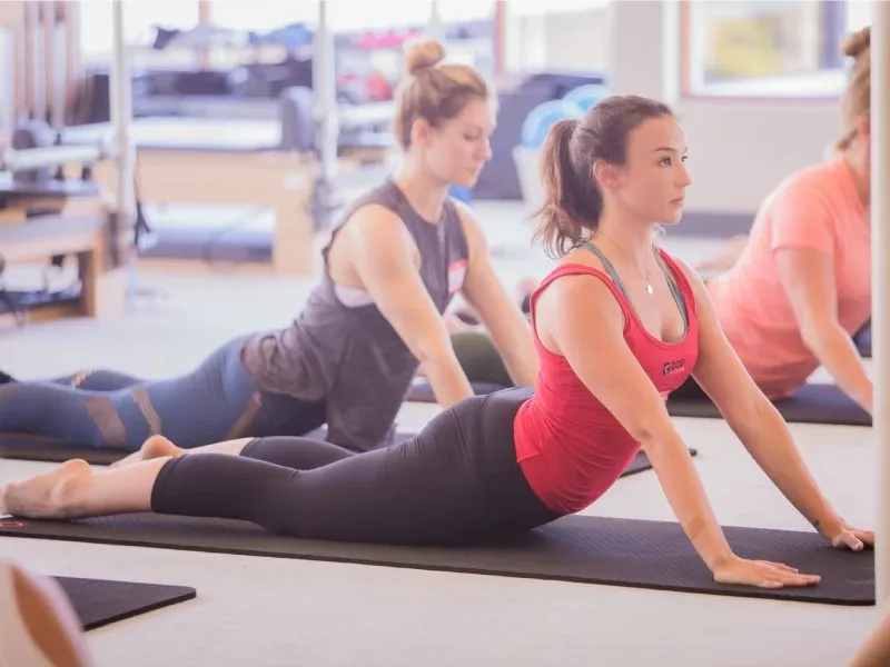 Pilates: Bí Quyết Thân Hình Thon Gọn Cho Người Mới Bắt Đầu Pilates voi cac dung cu ho tro de dat hieu qua cao