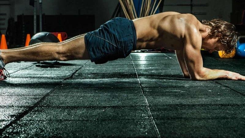 Plank đúng cách, bài tập cơ bụng tại nhà cho nam