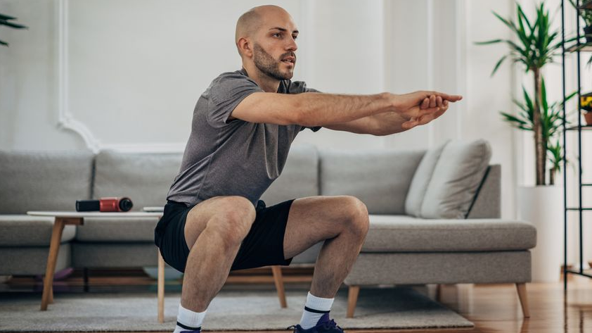 Squat đúng cách, bài tập chân mông tại nhà cho nam