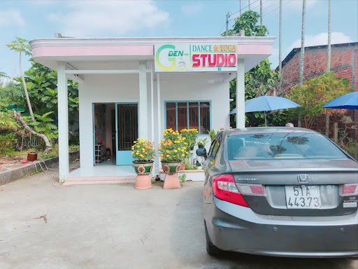 Gà DENce Studio Vĩnh Long
