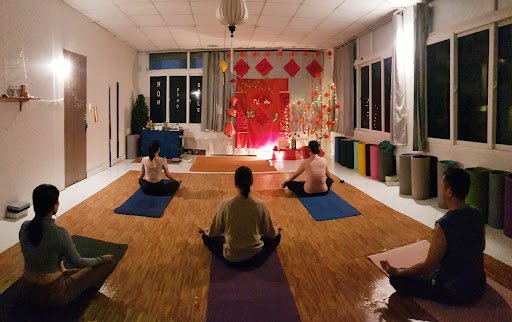 Top 10 Phòng Tập Yoga Huế Giá Rẻ, Uy Tín, Chất Lượng JIN Yoga Vỹ Dạ