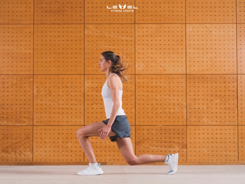 Lunge giúp săn chắc đùi và mông
