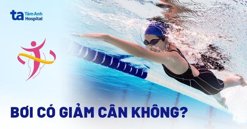 Hinh anh mot nguoi dang boi trong ho boi giup giam mo toan than va tang cuong suc khoe tim mach