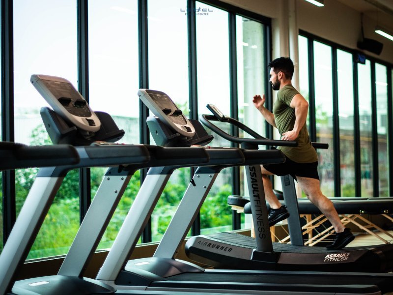 Lịch tập cardio nâng cao: Bảng lịch trình tập luyện hàng tuần với các bài tập cường độ cao, phù hợp cho người đã có kinh nghiệm tập cardio để giảm cân