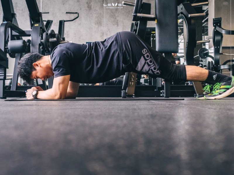 Plank đốt cháy mỡ thừa toàn thân