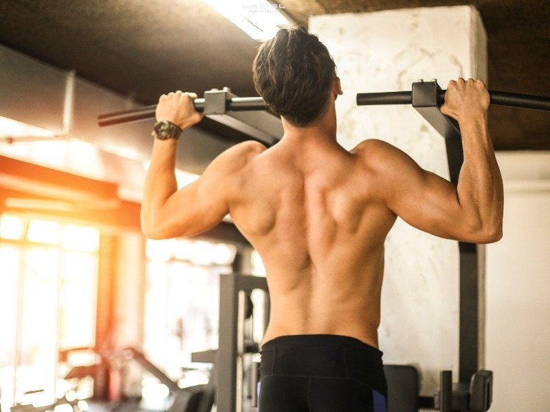 Tư thế hít xà ngang đúng cách