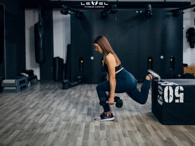 Bulgarian Split Squat giúp vòng 3 thêm quyến rũ