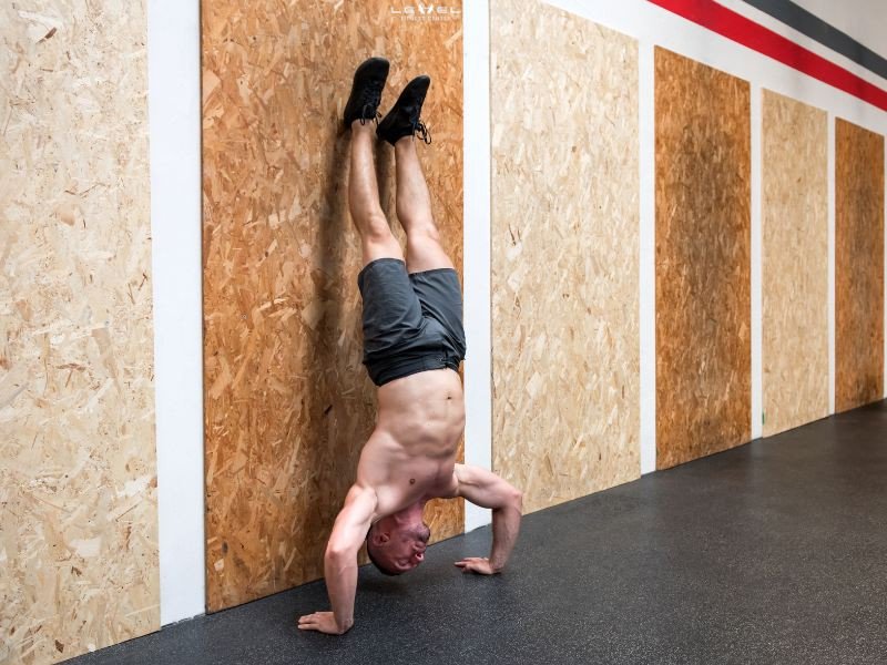 15 Bài Tập Vai Cho Nam: Bí Quyết Sở Hữu Bờ Vai Rộng, Săn Chắc cac bai tap vai cho nam 13