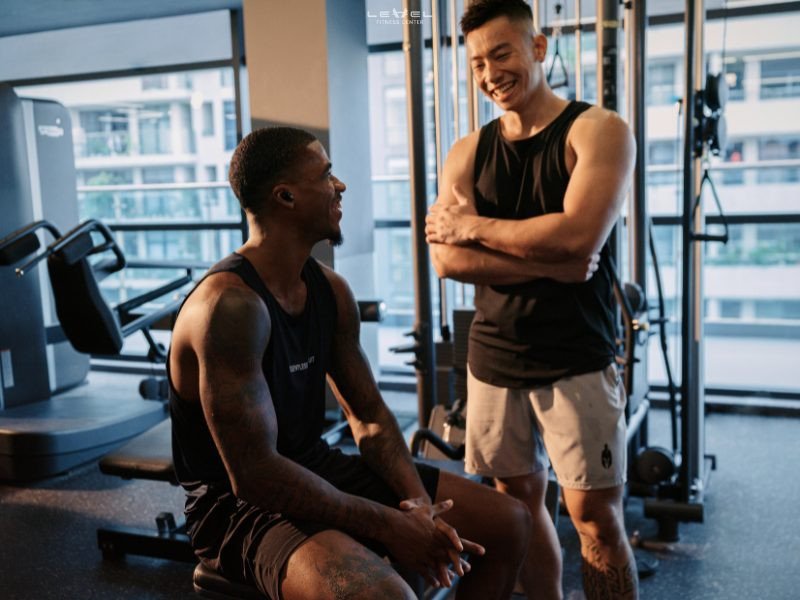 Các mối quan hệ tích cực, một yếu tố quan trọng trong việc duy trì và tăng cường hormone hạnh phúc.