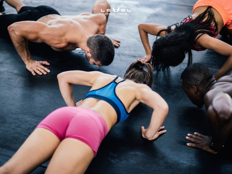 Động tác Push-ups giúp tăng cường sức mạnh và sự linh hoạt cho phần thân trên