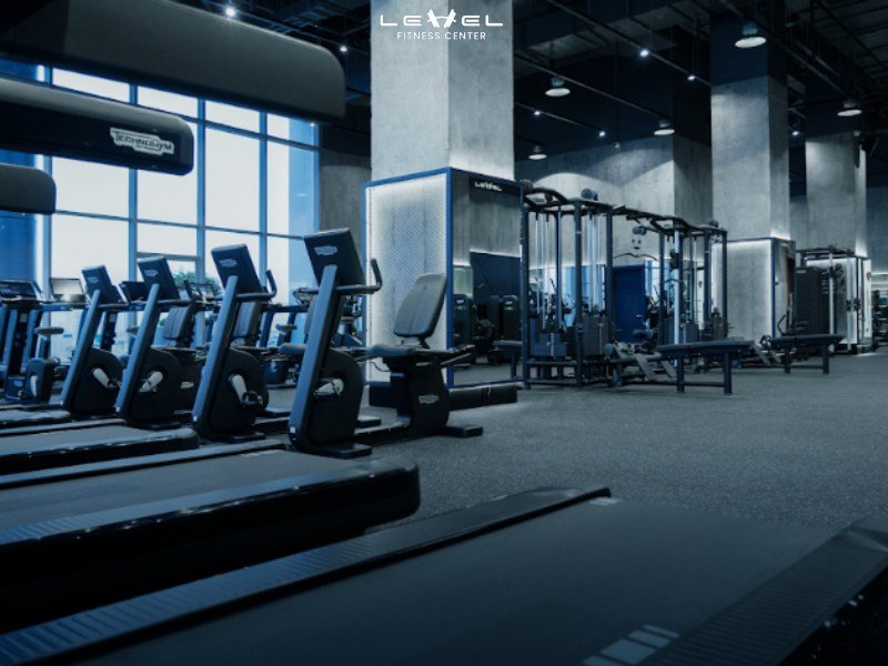 Cơ sở vật chất hiện đại kết hợp cùng không gian rộng rãi, thoáng mát tại Level Fitness Center