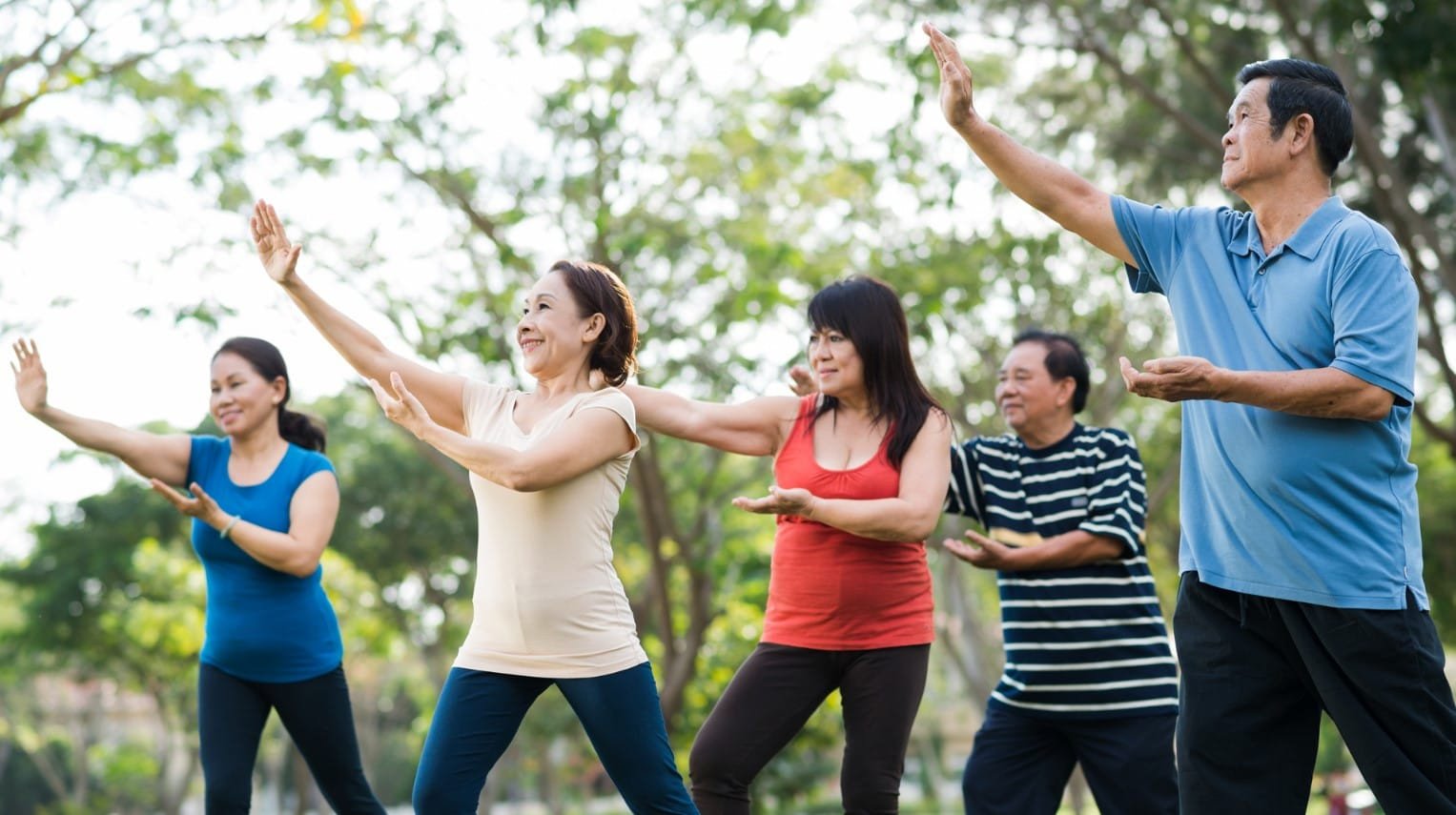 Lưu ý khi tập dưỡng sinh người già