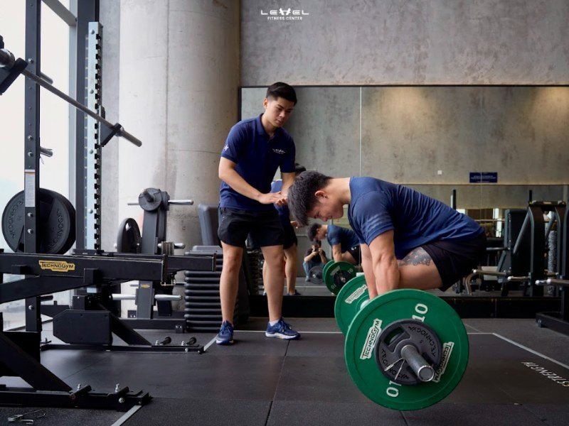 Thuê PT Gym: Bí Quyết Lựa Chọn, Lợi Ích Vượt Trội và Bảng Giá Chi Tiết 2025 Huấn luyện viên cá nhân chuyên nghiệp sẽ giúp bạn đạt kết quả tốt hơn