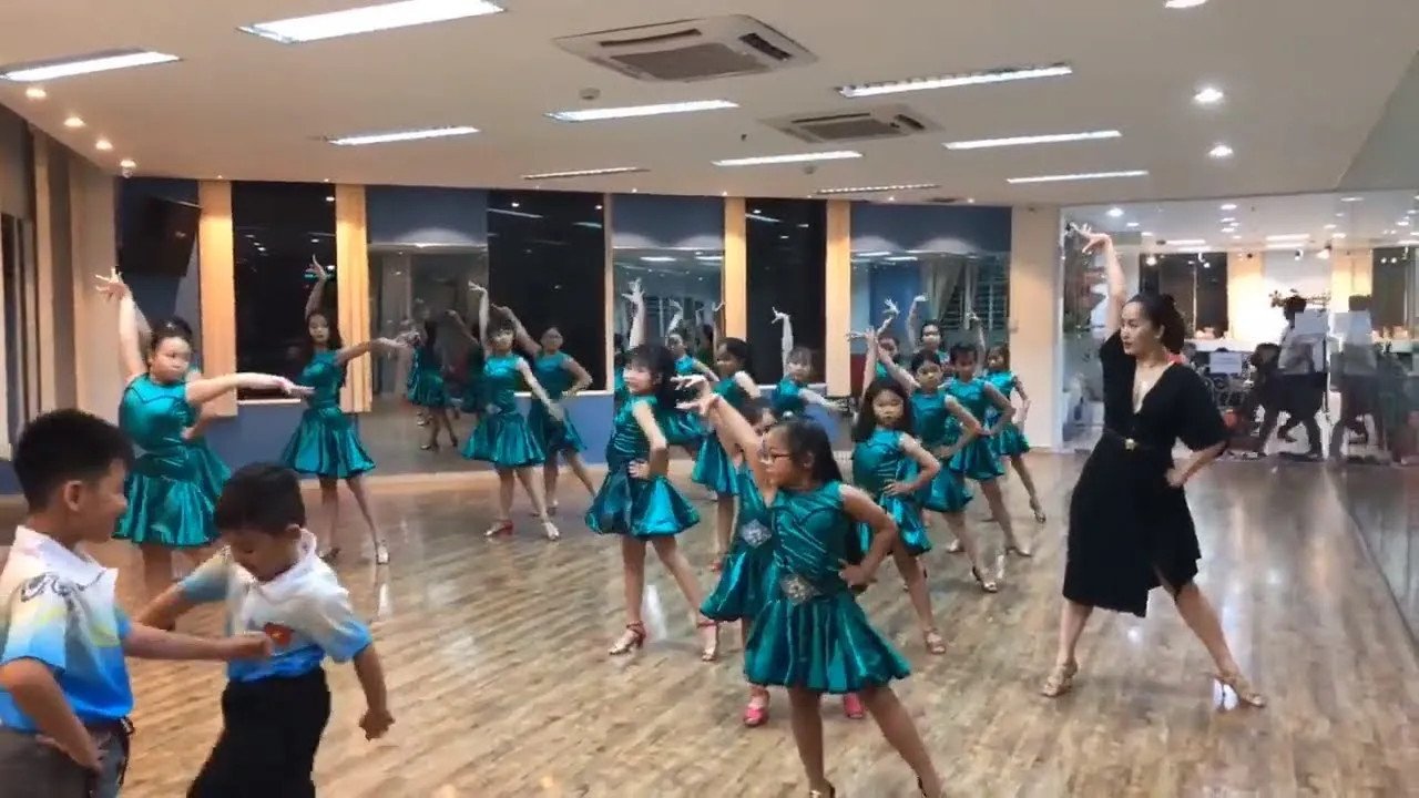 Khánh Thy Academy: Nơi đào tạo khiêu vũ chuyên nghiệp với nữ hoàng dancesport Khánh Thy trực tiếp giảng dạy