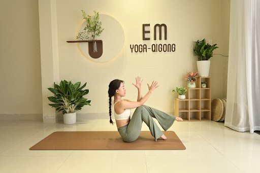 Top phòng tập yoga gần hồ nghinh đà nẵng Giá Rẻ, Chất lượng EM Yoga - Qigong Studio 요가스튜디오 - phòng tập yoga gần hồ nghinh đà nẵng tại Bắc Mỹ Phú