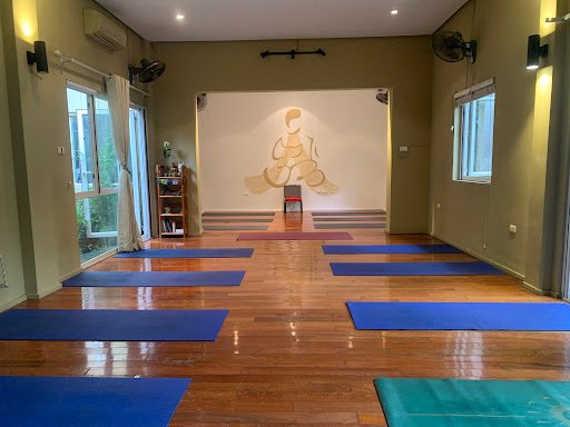 Om Hanoi Yoga Studio & Vegetarian Café - phòng tập yoga gần khu lý thường kiệt hà nội tại Trần Hưng Đạo