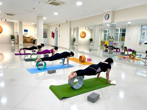 Top 10 Trung Tâm Yoga Củ Chi, TP.HCM Uy Tín, Giá Rẻ Thương Yoga Class - Trung tâm yoga tại Củ Chi, TP.HCM