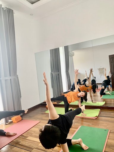 Yoga Living Phú Mỹ Hưng - yoga gần Huỳnh Tấn Phát Quận 7 tại TP.HCM